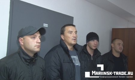 В Мариинске кузбасские полицейские задержали членов преступной группы вымогателей