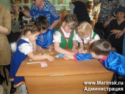 Юные мариинцы играют в краеведческие игры