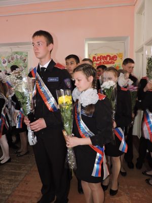 Праздник «Последнего звонка» стал особенным для сотрудников полиции г. Мариинска.