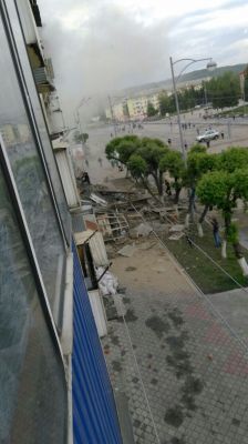 Только что в Междуреченске обрушилась часть пятиэтажки!