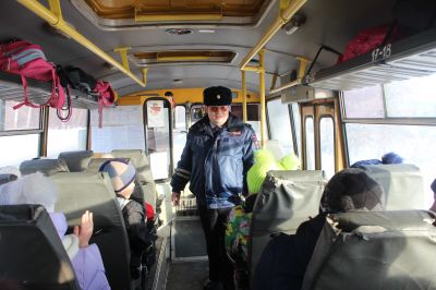 В Мариинске прошла профилактическая акция «Не выходя из «школьного» автобуса – уроки безопасности»  