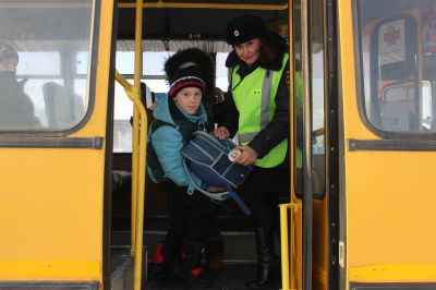 В Мариинске прошла профилактическая акция «Не выходя из «школьного» автобуса – уроки безопасности»  