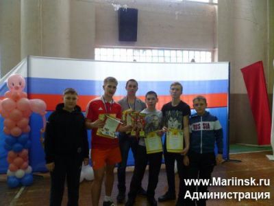 8 января 2017 в г. Березовский состоялся открытый лично-командный «Рождественский турнир» по гиревому спорту среди юношей и девушек
