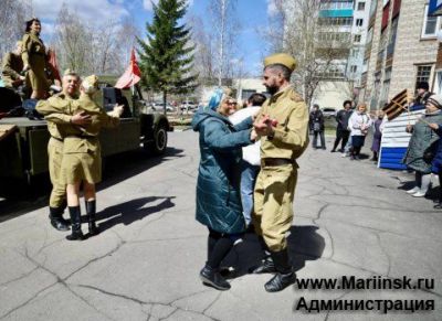 В КуZбассе ветеранов поздравляют с наступающим Днем Победы